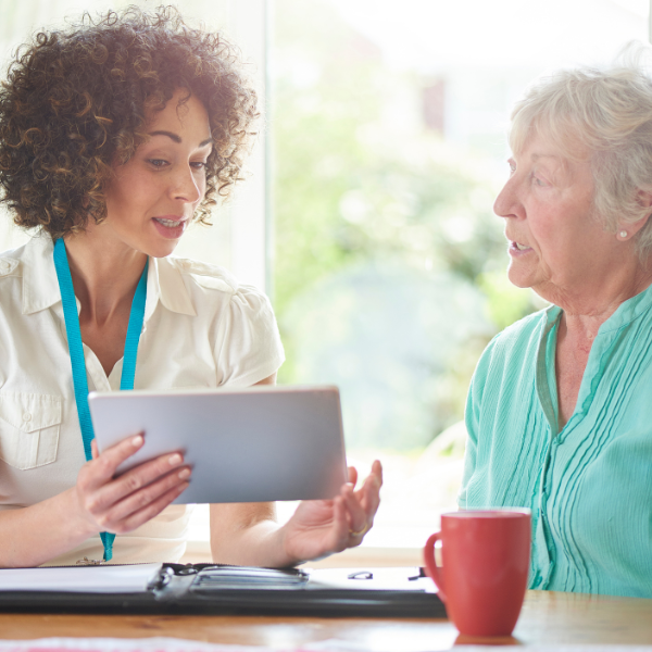 Pflegedienst und Betreuungsdienst-Alltagshilfe CuraVital-Beratungsgespräch